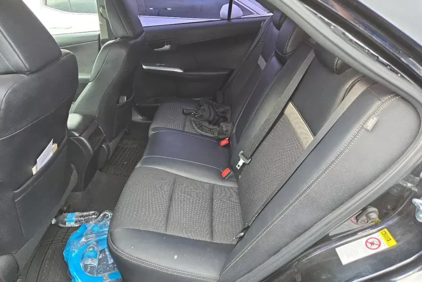 2012 Toyota Camry SE photo 1