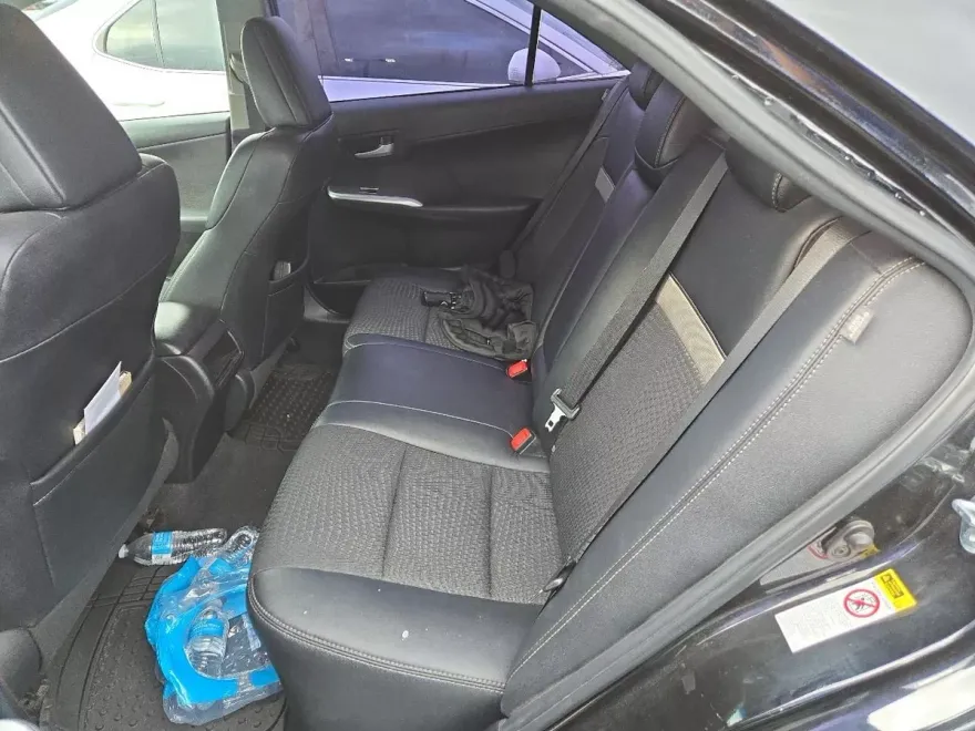 2012 Toyota Camry SE photo 1
