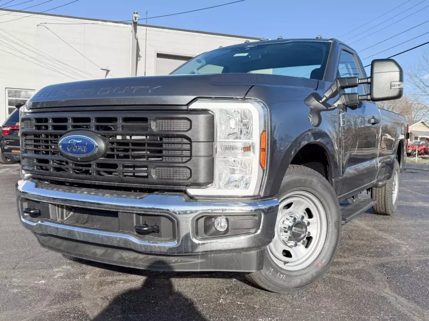 2025 Ford F-350 XL photo 1