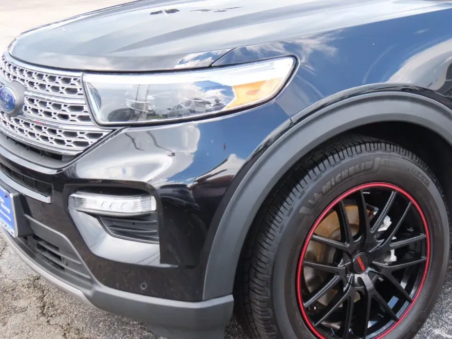 2022 Ford Explorer Limited photo 1