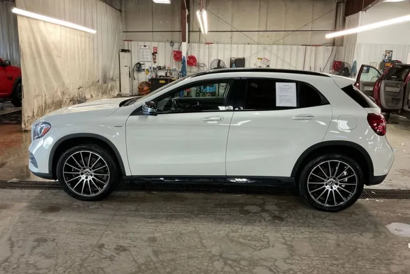 2018 Mercedes Benz GLA 250 4MATIC photo 1