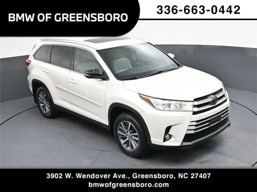 2019 Toyota Highlander XLE photo 1