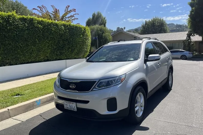 2014 Kia Sorento Base LX photo 1