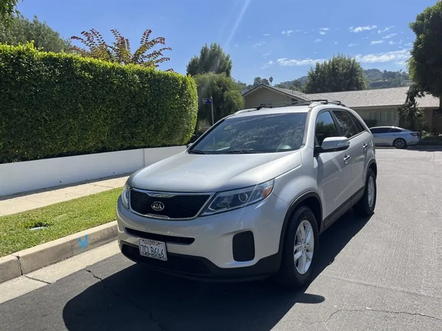 2014 Kia Sorento Base LX photo 1