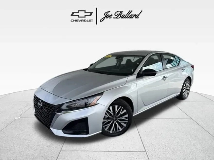 2024 Nissan Altima 2.5 SV photo 1