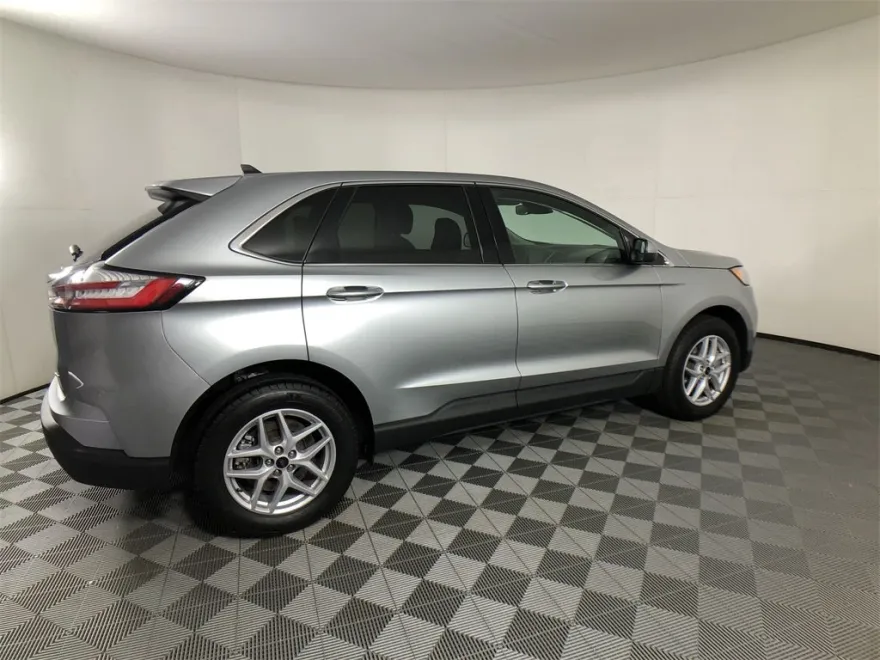 2024 Ford Edge SEL photo 1