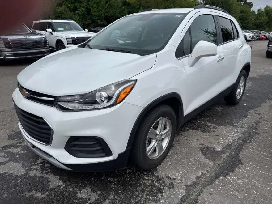 2020 Chevrolet Trax LT photo 1