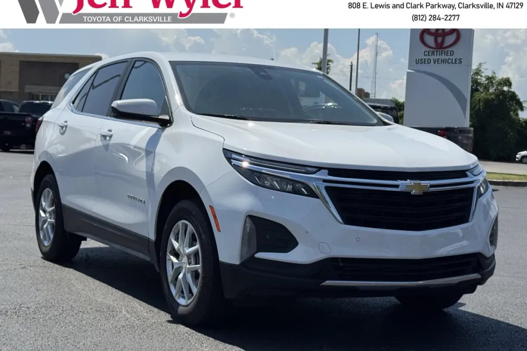 2023 Chevrolet Equinox LT photo 1