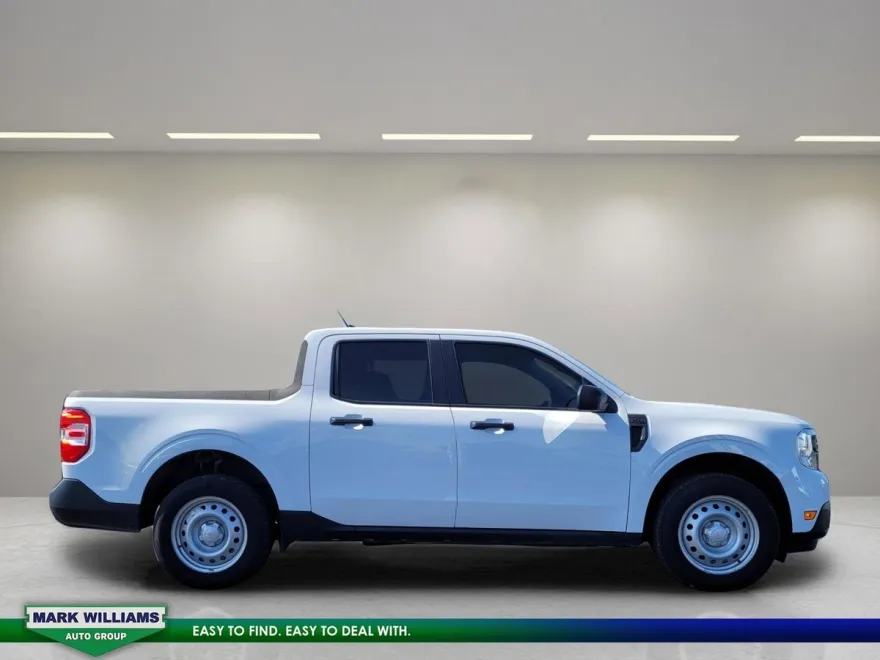 2023 Ford Maverick XL photo 1