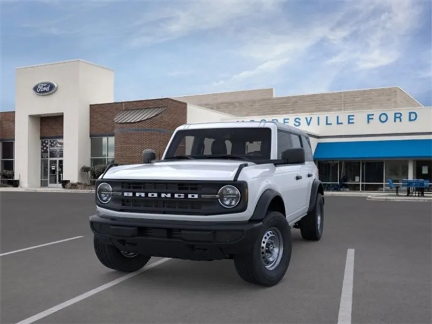 2025 Ford Bronco Base photo 1