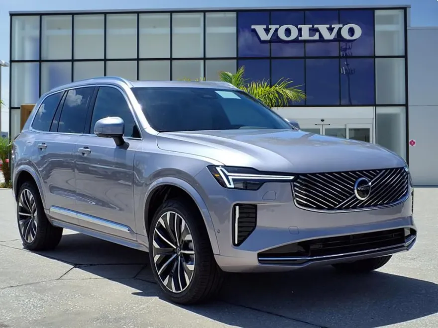 2026 Volvo XC90 Plus photo 1