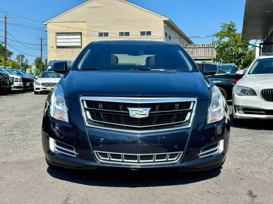 2013 Cadillac XTS Luxury photo 1