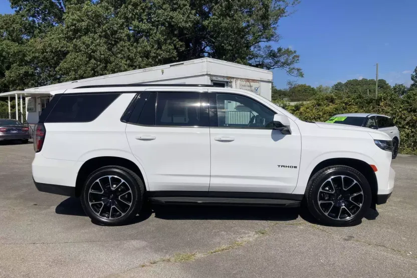 2022 Chevrolet Tahoe RST photo 1