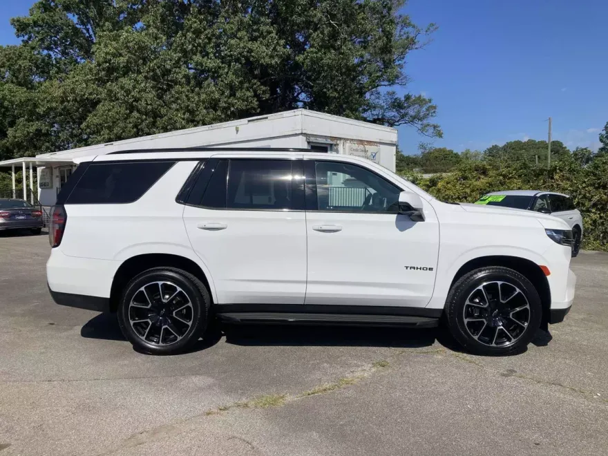 2022 Chevrolet Tahoe RST photo 1