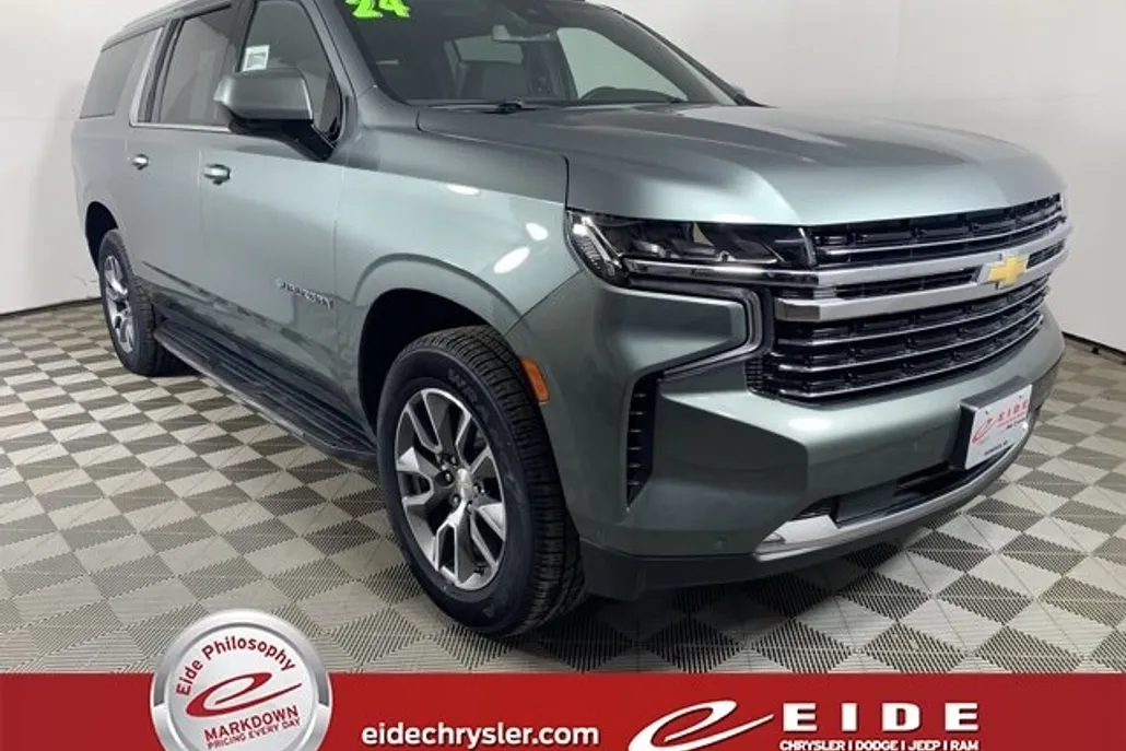 2024 Chevrolet Suburban LT photo 1