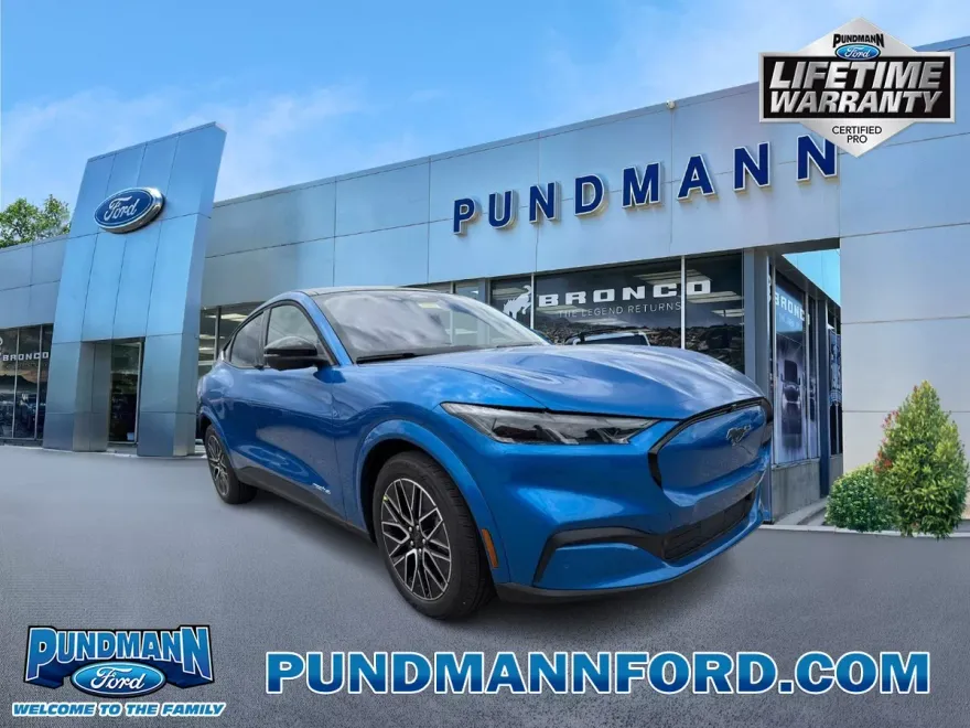 2025 Ford Mustang Mach-E Premium photo 1