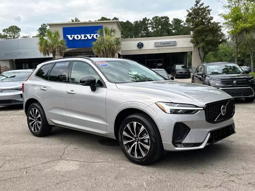 2025 Volvo XC60 B5 Plus photo 1