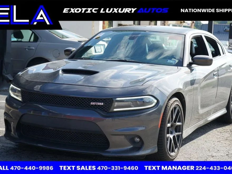 2017 Dodge Charger R/T photo 1