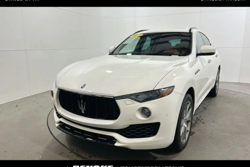 2017 Maserati Levante S photo 1