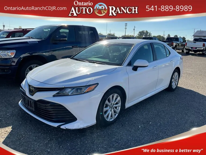 2020 Toyota Camry LE photo 1