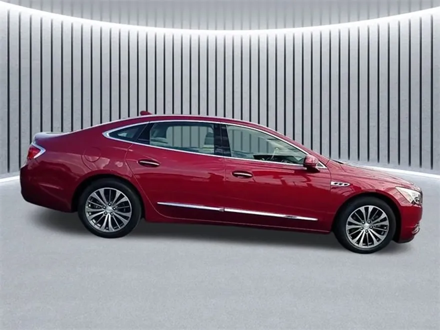 2019 Buick LaCrosse Essence photo 1