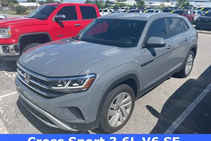 2022 Volkswagen Atlas Cross Sport V6 SE Technology photo 1