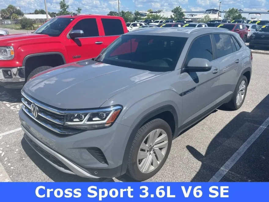 2022 Volkswagen Atlas Cross Sport V6 SE Technology photo 1