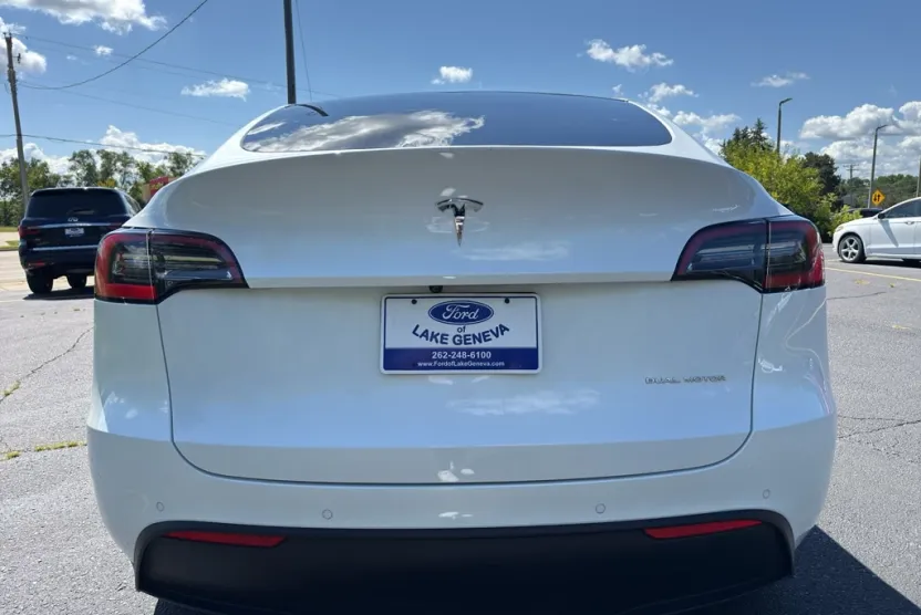 2021 Tesla Model Y Long Range photo 1
