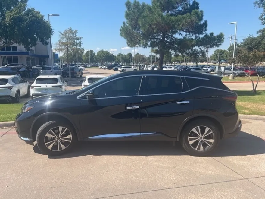 2023 Nissan Murano SV photo 1