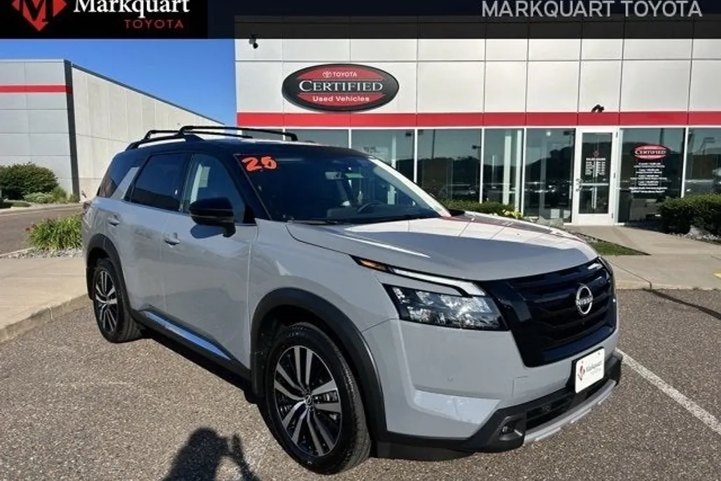 2025 Nissan Pathfinder Platinum photo 1