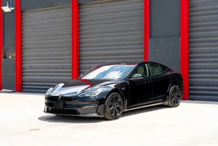 2022 Tesla Model S photo 1