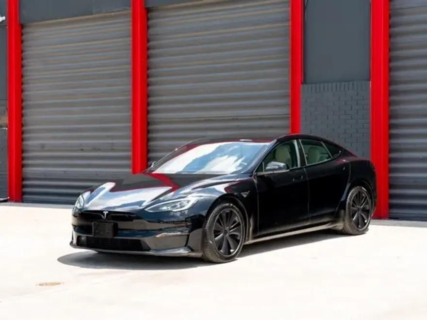 2022 Tesla Model S photo 1