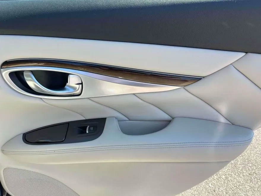 2012 Infiniti M37 Base photo 1