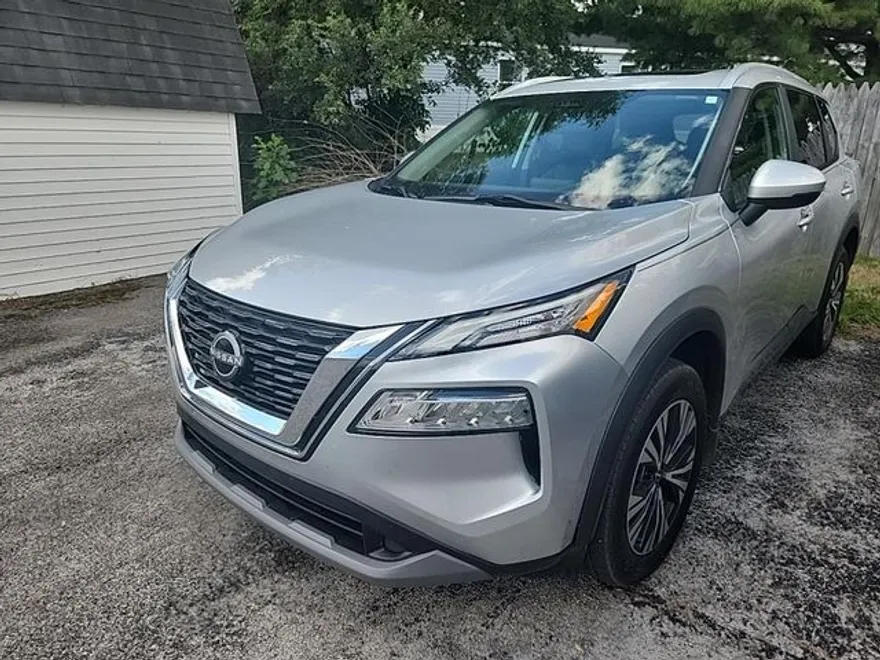 2023 Nissan Rogue SV photo 1