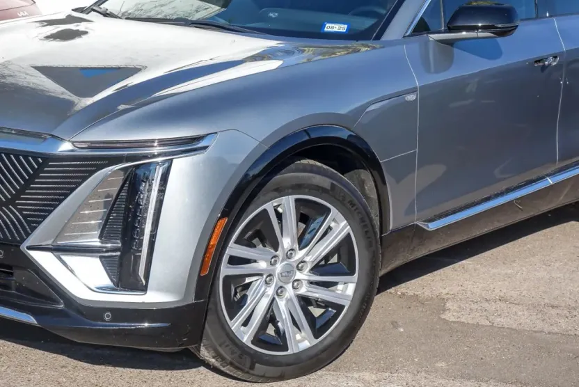 2024 Cadillac Lyriq Tech Sport photo 1