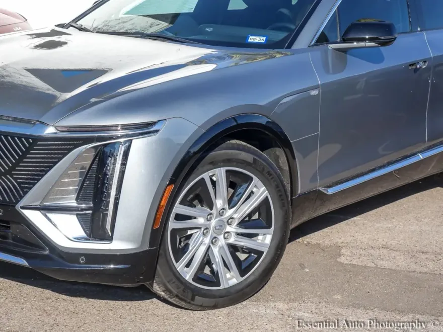 2024 Cadillac Lyriq Tech Sport photo 1