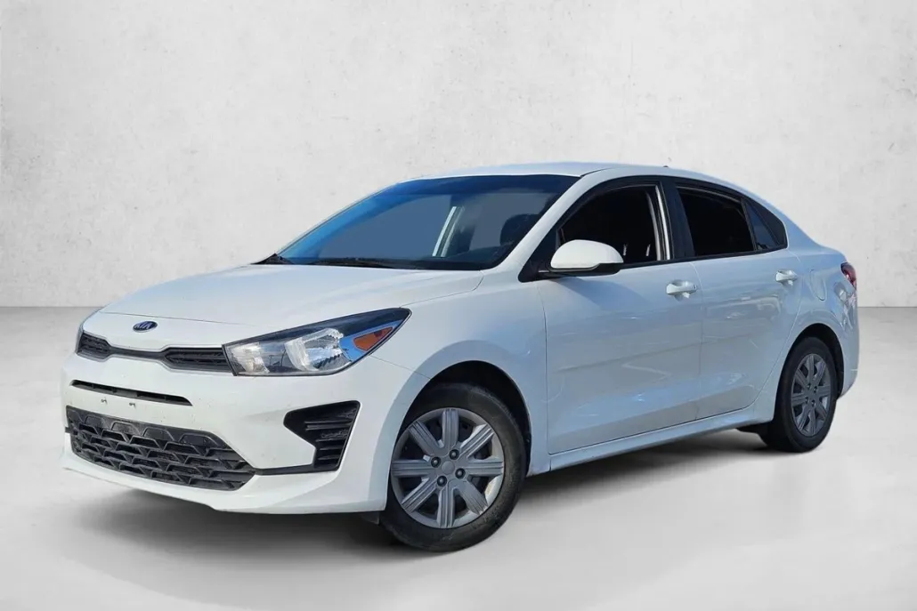 2021 Kia Rio Base photo 1