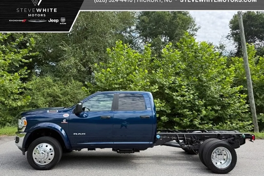 2024 Ram 4500 SLT photo 1