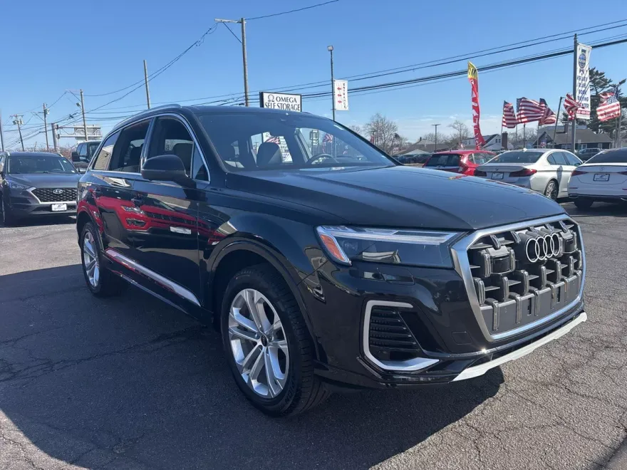 2025 Audi Q7 55 Premium Plus photo 1