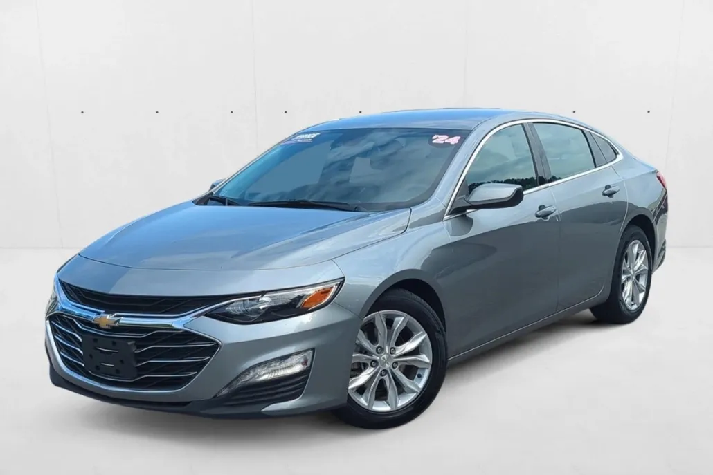 2024 Chevrolet Malibu 1LT photo 1