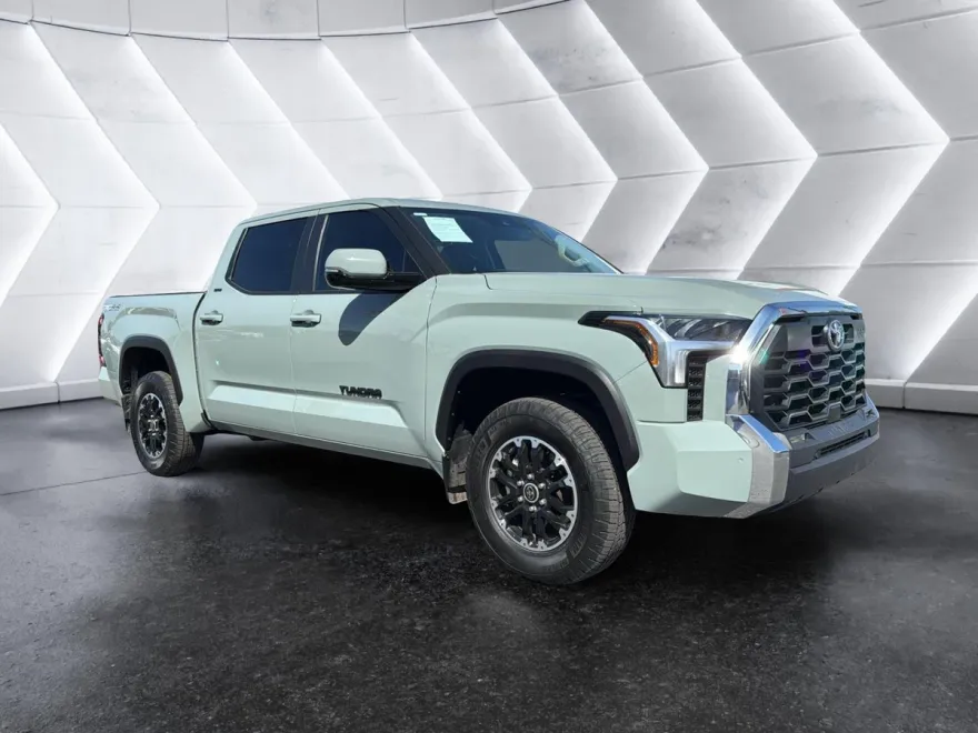 2024 Toyota Tundra SR5 photo 1