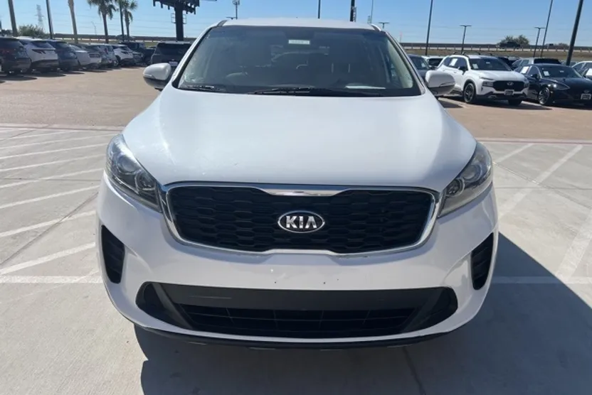 2019 Kia Sorento LX photo 1
