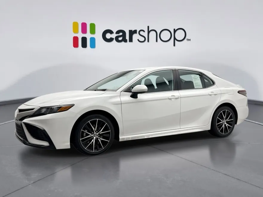 2021 Toyota Camry SE photo 1