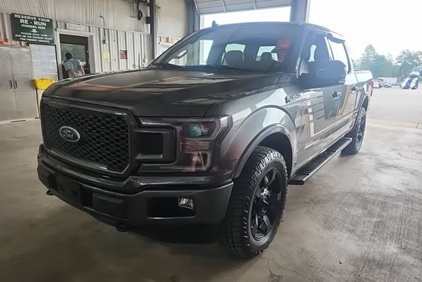 2019 Ford F-150 Lariat photo 1