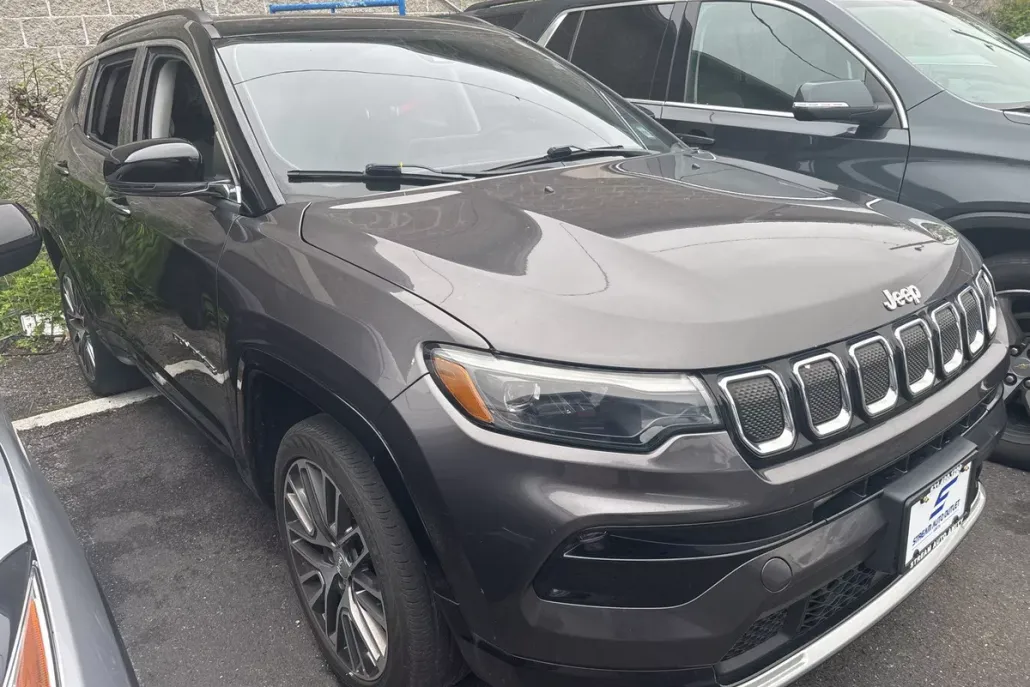 2022 Jeep Compass Limited photo 1