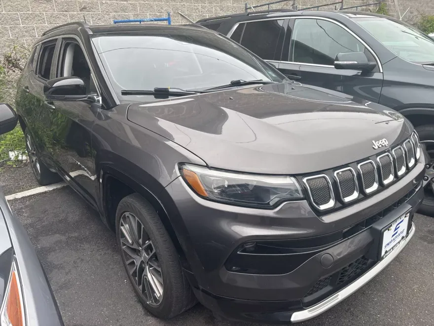 2022 Jeep Compass Limited photo 1