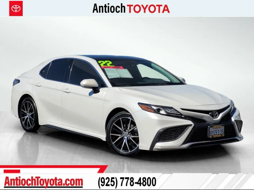 2022 Toyota Camry XSE photo 1