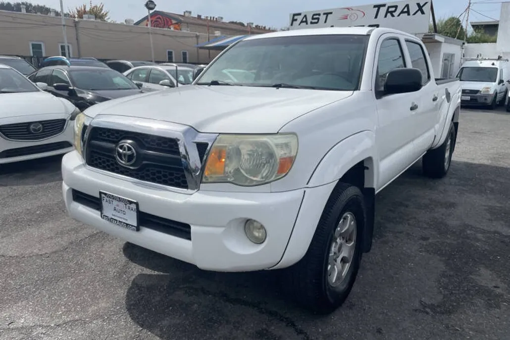 2011 Toyota Tacoma PreRunner V6 photo 1