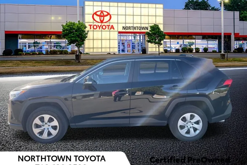 2023 Toyota RAV4 LE photo 1