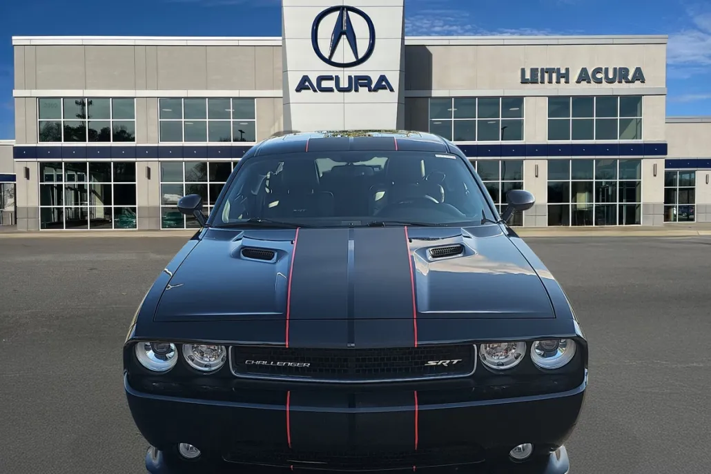 2011 Dodge Challenger SRT8 photo 1